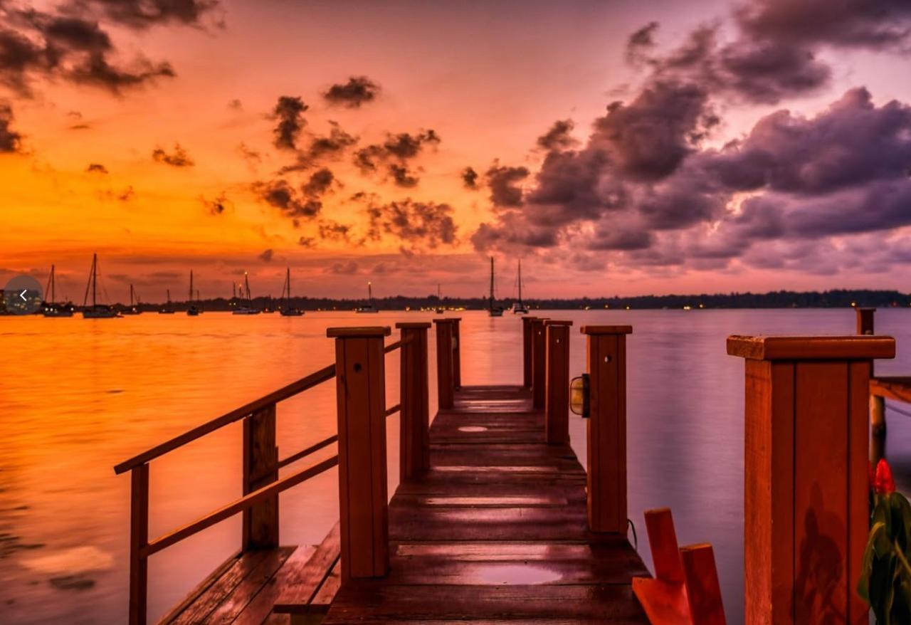 Hotel Los Balcones Over Seas Bocas del Toro Exterior photo